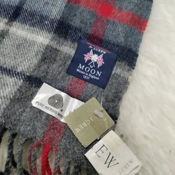 Moon by J.Crew 100% Pure Merino Wool Navy Plaid Scarf 11.5"x37" Woven In England - Picture 2 of 7